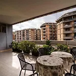 5 Min From Trastevere Rome Chic Apartment