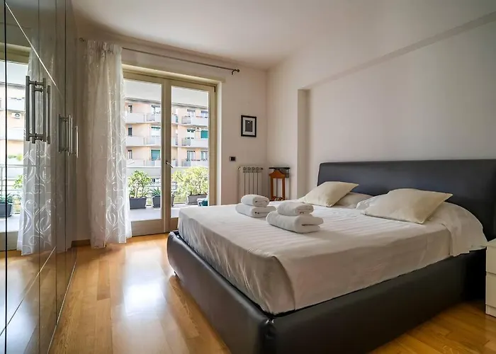 5 Min From Trastevere Rome Chic Apartment